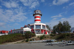 Das Hotel Der Leuchtturm am Geierswalder See.