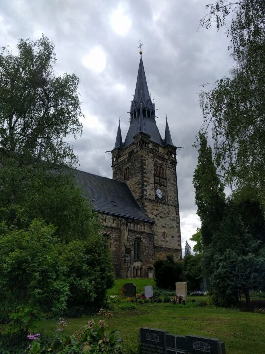 Die Kirche Briesnitz in Dresden-Briesnitz des Evangelisch-Lutherischen Kirchspiels Dresden West.