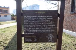 Infotafel am historischen Wasserturm in Weißwasser.