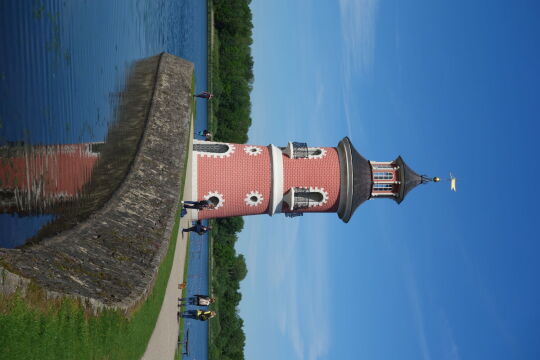 Der Leuchtturm am Moritzburger Großteich bei Moritzburg.