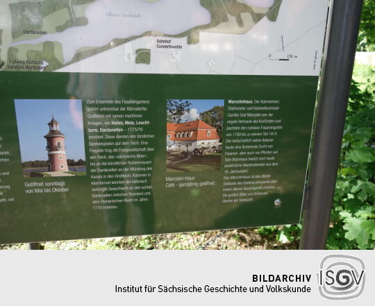 Infotafel zur Geschichte der Fasanerie und des Leuchtturms am Moritzburger Großteich bei Moritzburg.