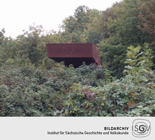 Die Aussichtsplattform Hafenwächter am Elberadweg zur Schlossbrücke in Riesa.