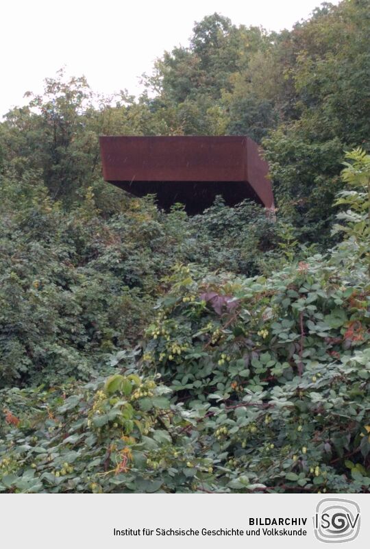 Die Aussichtsplattform Hafenwächter am Elberadweg zur Schlossbrücke in Riesa.