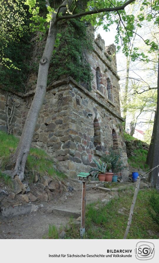 Die künstliche Ruine im Hanggarten an der Gattersburg in Grimma.