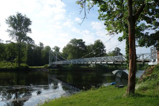 Die Hängebrücke über die Mulde in Grimma.