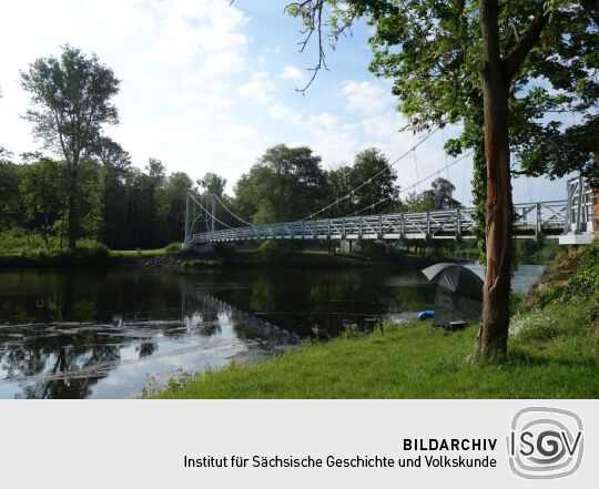 Die Hängebrücke über die Mulde in Grimma.