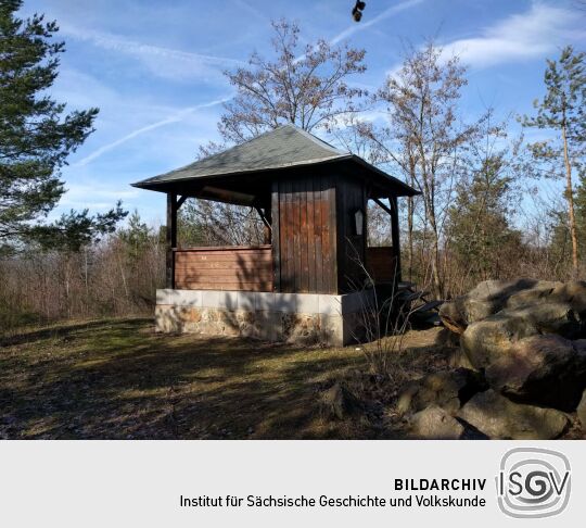 Die Schutzhütte auf dem Aussichtspunkt Fuchsberg in Weinböhla.