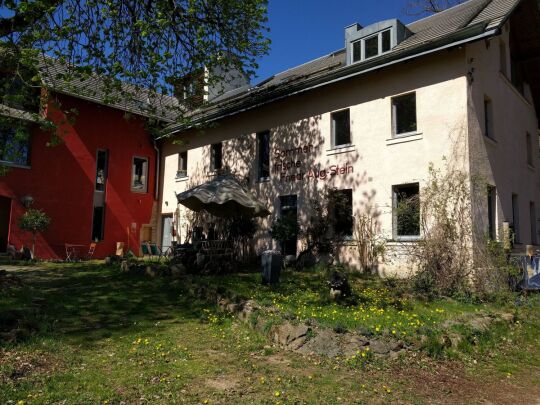 Die ehemalige Sommerfrische Friedrich-August-Stein in Röttis.