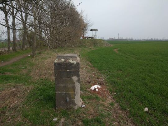 Der ehemalige Standplatz der Nagelschen Säule und der heute aufgeschüttete Aussichtshügel auf dem Steinhübel bei Unkersdorf.