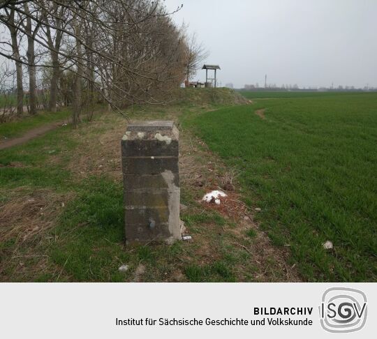 Der ehemalige Standplatz der Nagelschen Säule und der heute aufgeschüttete Aussichtshügel auf dem Steinhübel bei Unkersdorf.