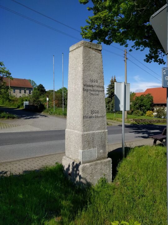Die Nagelsche Säule am heutigen Standort in Unkersdorf.