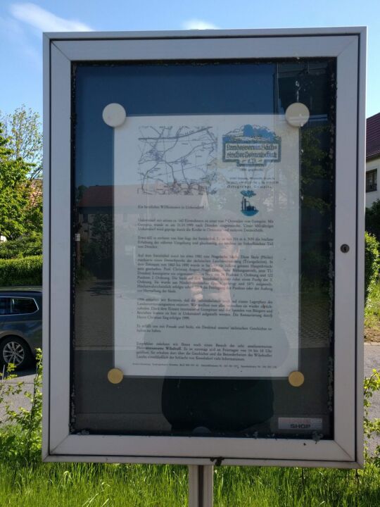 Infotafel zur Nagelschen Säule am heutigen Standort in Unkersdorf.