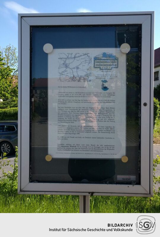 Infotafel zur Nagelschen Säule am heutigen Standort in Unkersdorf.