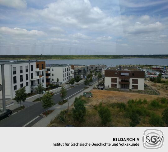 Blick in Richtung Hafen Zwenkau von der Aussichtsplattform auf dem Pavillon KAP ZWENKAU.