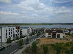 Blick in Richtung Hafen Zwenkau von der Aussichtsplattform auf dem Pavillon KAP ZWENKAU.