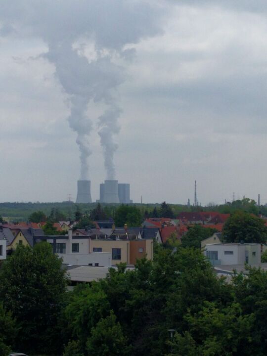 Blick in Richtung Kraftwerk Lippendorf von der Aussichtsplattform auf dem Pavillon KAP ZWENKAU.