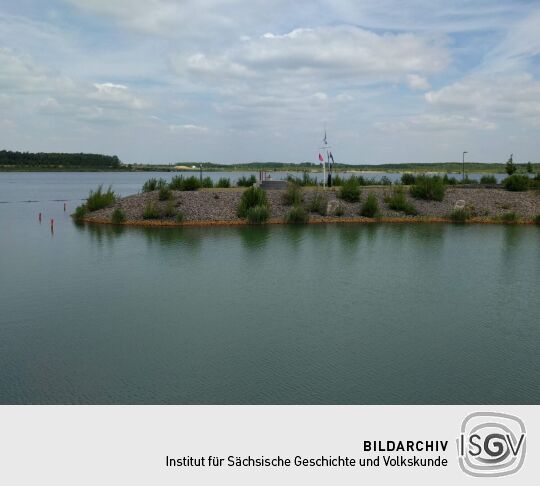 Blick auf die östliche Mole am Hafen Zwenkau.
