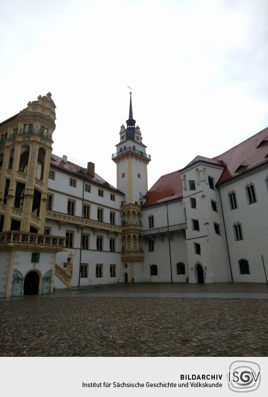 Im Innenhof von Schloss Hartenfels in Torgau.