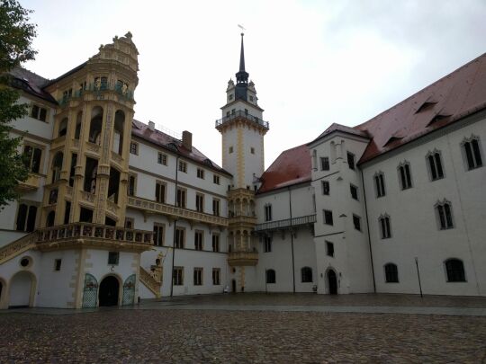 Im Innenhof von Schloss Hartenfels in Torgau.