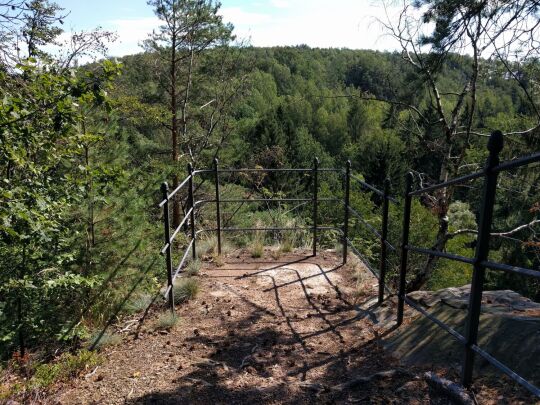Der Aussichtspunkt Hoher Stein bei Böhrigen.