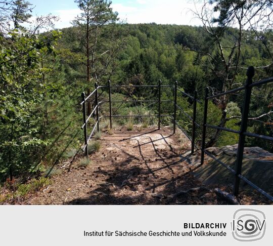 Der Aussichtspunkt Hoher Stein bei Böhrigen.