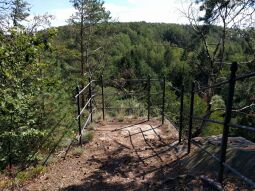 Bild: Der Aussichtspunkt Hoher Stein bei Böhrigen.