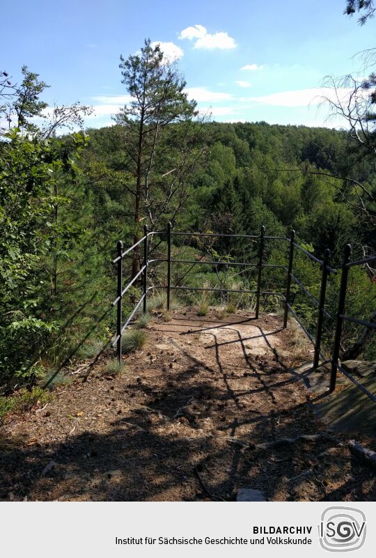 Der Aussichtspunkt Hoher Stein bei Böhrigen.