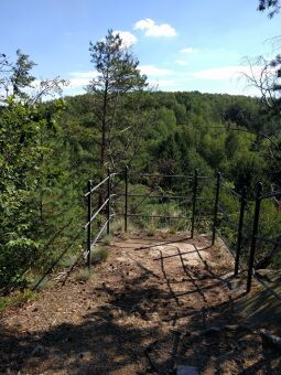 Bild: Der Aussichtspunkt Hoher Stein bei Böhrigen.