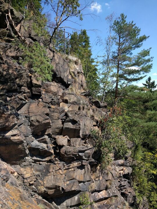 Der Aussichtspunkt Hoher Stein bei Böhrigen.