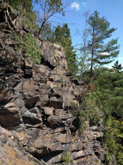 Bild: Der Aussichtspunkt Hoher Stein bei Böhrigen.