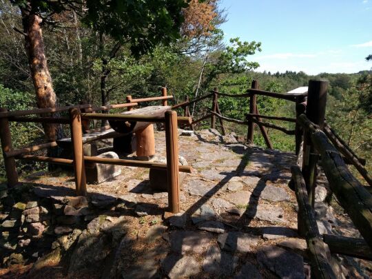 Der Aussichtspunkt Teufelskanzel an der Großen Striegis.