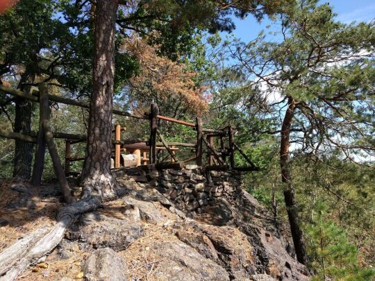 Der Aussichtspunkt Teufelskanzel an der Großen Striegis.