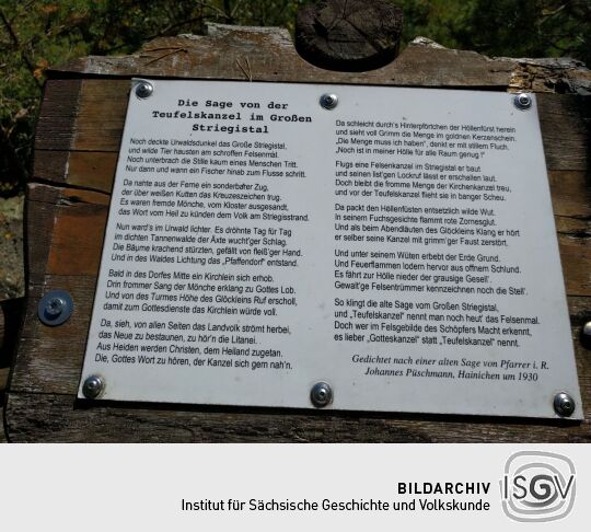 Der Aussichtspunkt Teufelskanzel an der Großen Striegis.