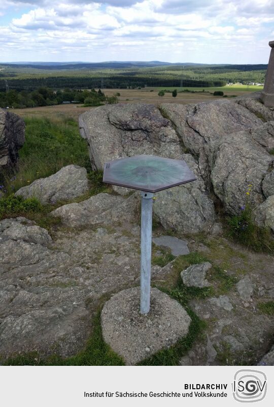Die Orientierungsscheibe auf dem Hirtstein bei Marienberg-Satzung.