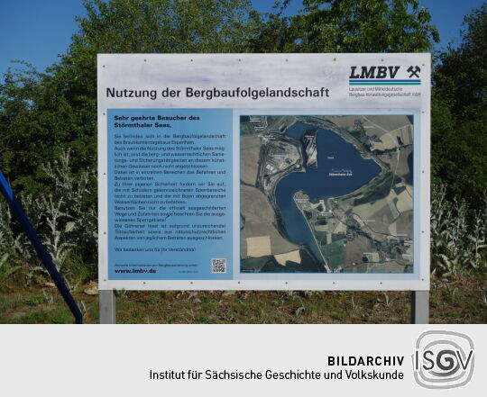 Infotafel am Aussichtspunkt am Störmthaler See bei Großpösna-Störmthal.