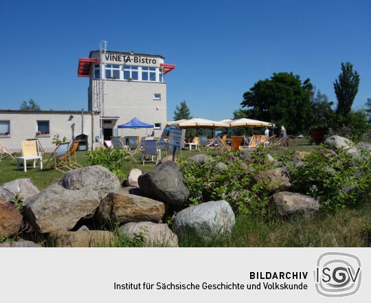 Das Vineta-Bistro im ehemaligen Dispatcherturm des Braunkohletagebaus.