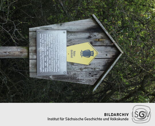 Infotafel am Aufstieg zum Großen Stein bei Spitzkunnersdorf.