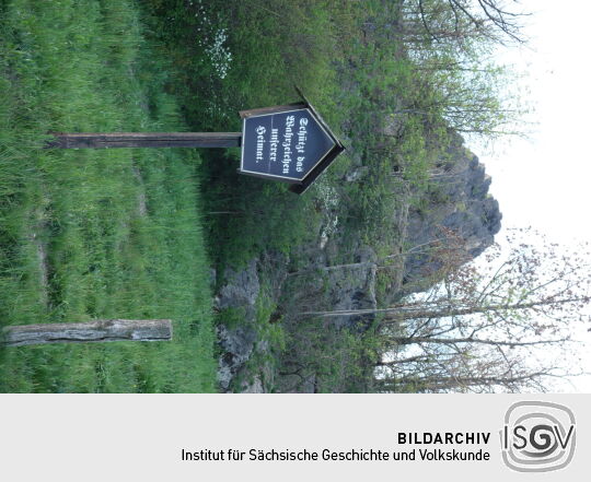 Infotafel am Aufstieg zum Großen Stein bei Spitzkunnersdorf.