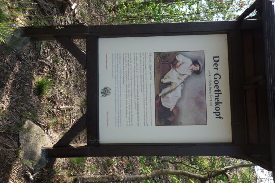 Infotafel am Nebengipfel des Großen Steins bei Spitzkunnersdorf, der sogenannte Goethekopf.