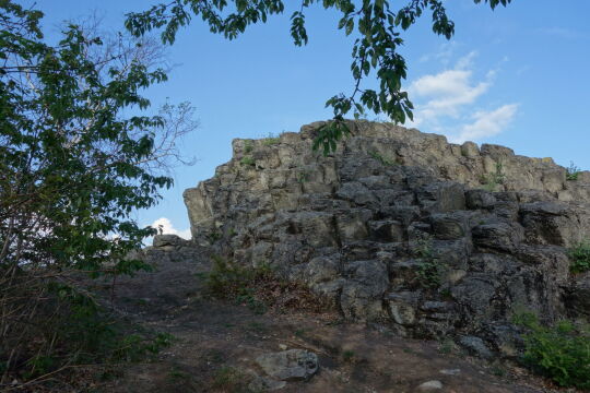 Der sogenannte Goethekopf, der Nebengipfel des Großen Steins bei Spitzkunnersdorf.
