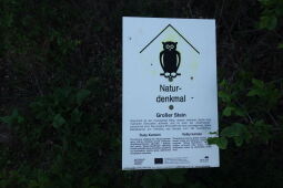 Bild: Infotafel am Großen Stein bei Spitzkunnersdorf.