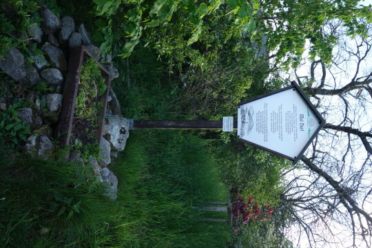 Infotafel am Aussichtspunkt Mei Durf unterhalb des Großen Steins bei Spitzkunnersdorf.