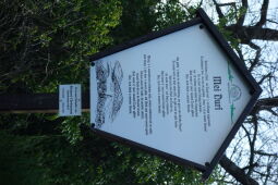 Infotafel am Aussichtspunkt Mei Durf unterhalb des Großen Steins bei Spitzkunnersdorf.