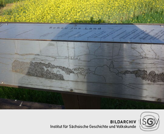 Infotafel am Aussichtspunkt Schau ins Land bei Spitzkunnersdorf.