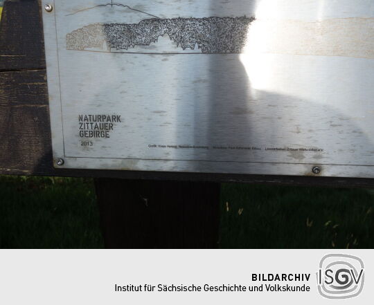 Infotafel am Aussichtspunkt Schau ins Land bei Spitzkunnersdorf.