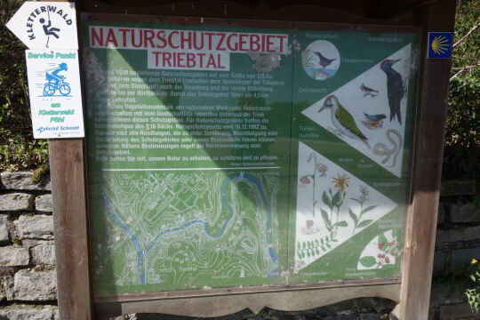 Infotafel zum Naturschutzgebiet Triebtal.