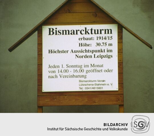 Infotafel am Bismarckturm in Lützschena-Stahmeln.