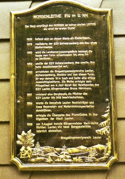 Bild: Infotafel am Aussichtsturm auf der Morgenleithe bei Lauter-Bernsbach.