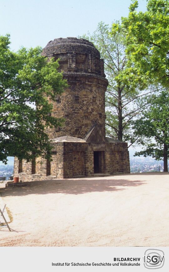Die Bismarcksäule in Radebeul-Oberlößnitz.
