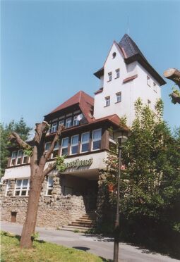 Bild: Das Berggasthaus am Pfaffenberg in Hohenstein-Ernstthal.
